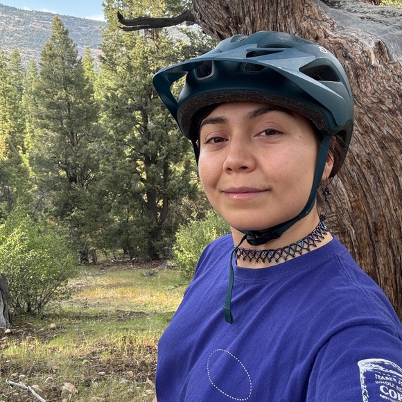 Meet your Posher, Charlótte ❤️ - Picture 3 of 4